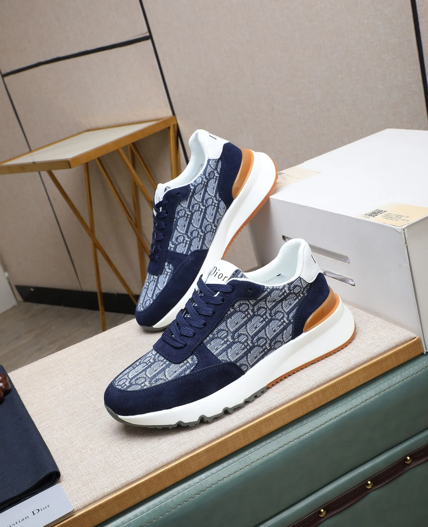 Men's men's shoes💰460 🌹🌹[Dior] latest model🙈original replica! 👟👟👟You can go to the top-notch workmanship. The upper is made of Italian 🇮🇹imported cowhide. The mesh lining is suitable for travel. The original replica outsole makes it suitable for all kinds of travel, showing low-key luxury. Let quality speak for itself. Color: Size: 38-44